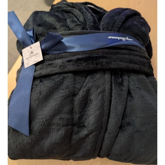 Tommy Bahama Other - 🦃New Tommy Bahama Black Plush Robe